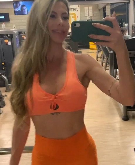 Deny Barbie pretty star pic