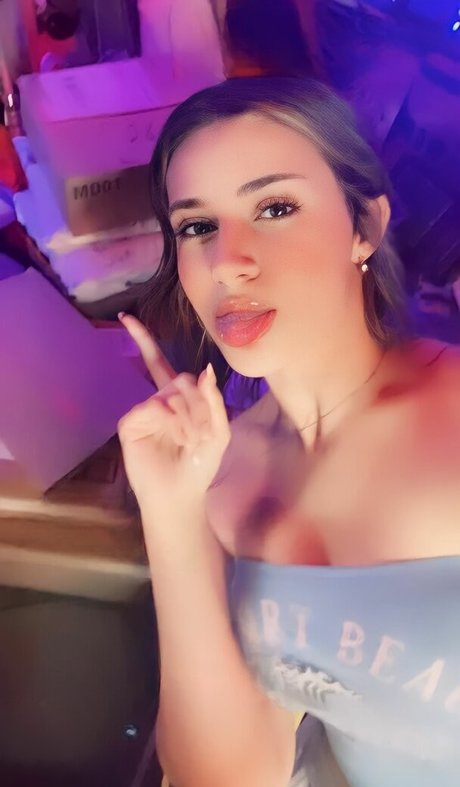 TSWG pornstar pretty picture