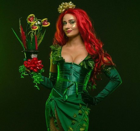 TSWG nude pornstar pics