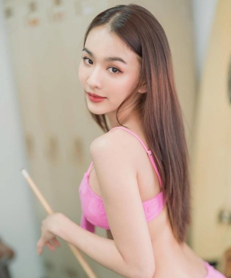 foxie way naked model gallery