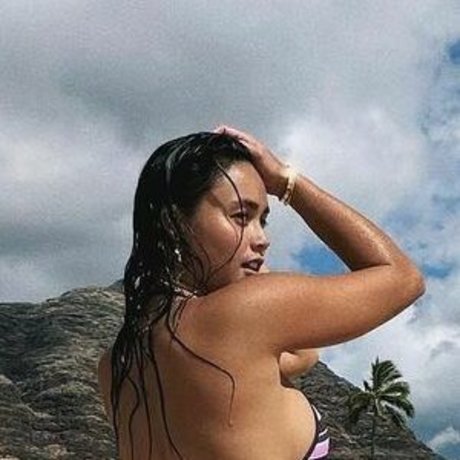 Alessa Holloway exclusive model img