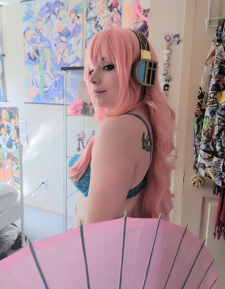 Dera Megurine pornstar sexy pictures