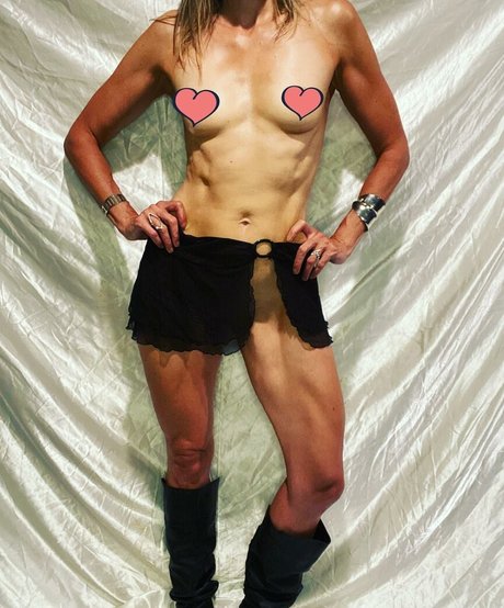 aska69 model xxx image