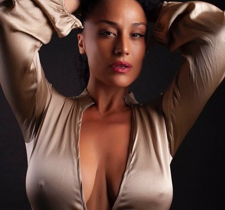 Naziko Duchinskya nude actress images