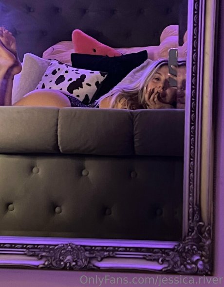 jessica river Profile pic