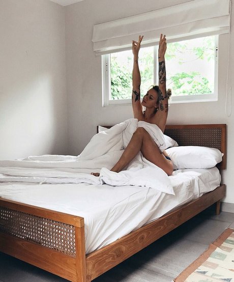 ebony smoking onlyfans pretty img