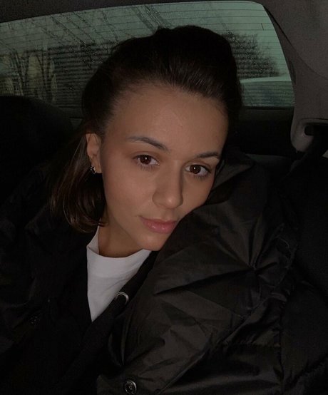 Daria Perel model pictures