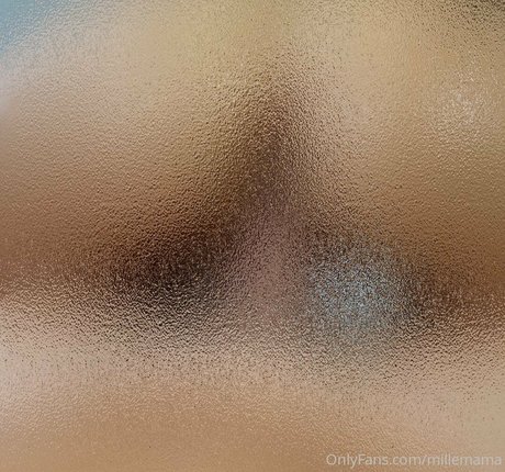 millemama model nude pic