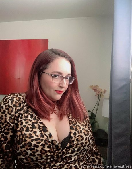 ellawestfree erotic model pic
