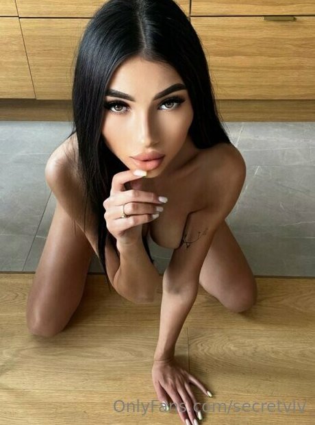secretviv naked pornstar images