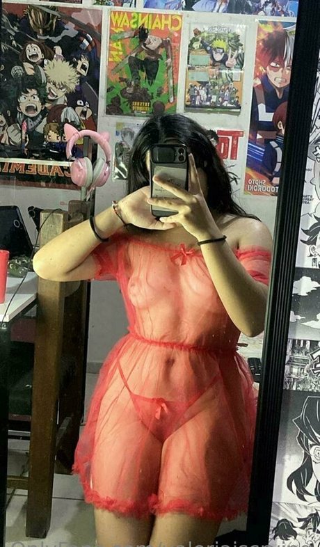 valeriaiscrying model perfect pics