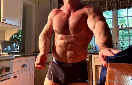 hard8inxhes erotic actress image