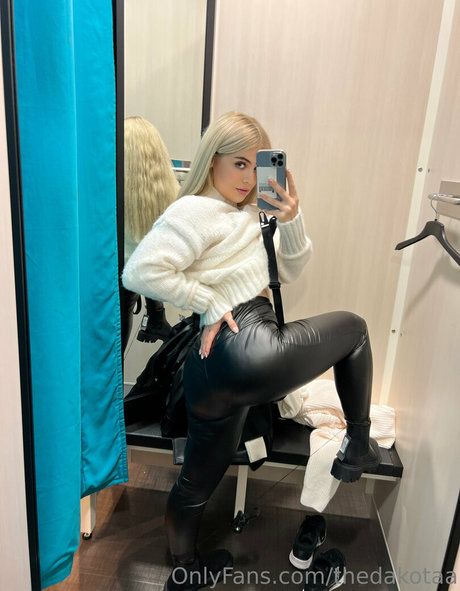 thedakotaa model exclusive gallery