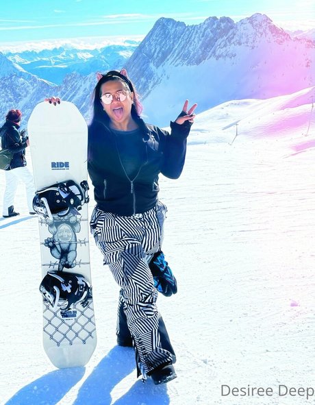 desireedeep sex model pic