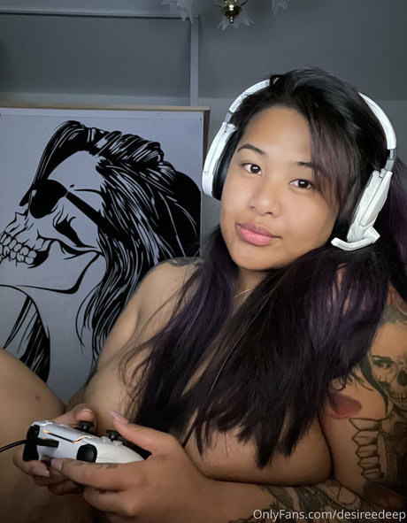 desireedeep free actress photos