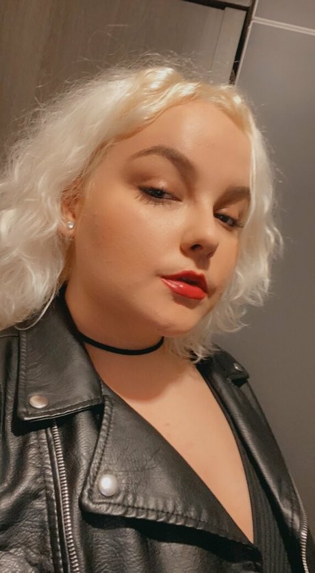 moniiquefox model sex pic