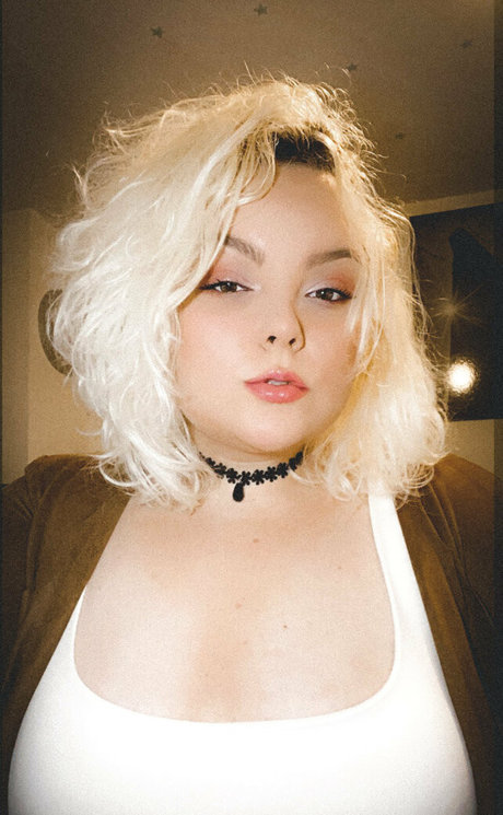 moniiquefox star perfect pictures