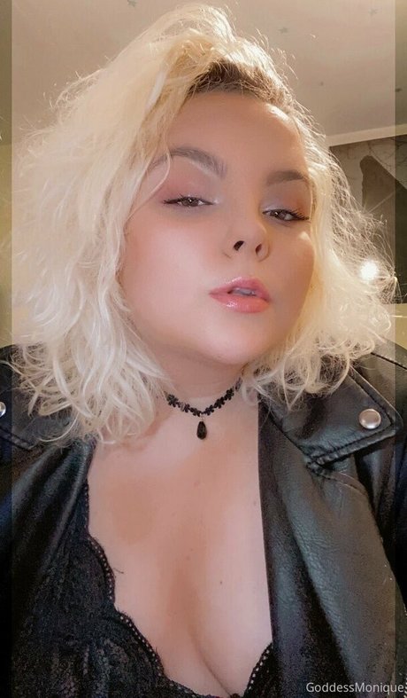 moniiquefox perfect model img