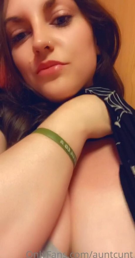 auntcunt star naked galleries