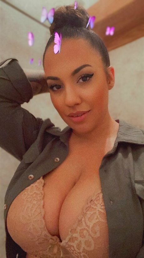 stephsister model top img