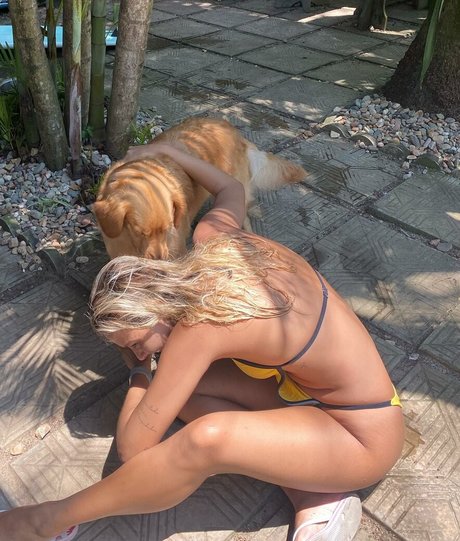 Laura Schadeck model best pics