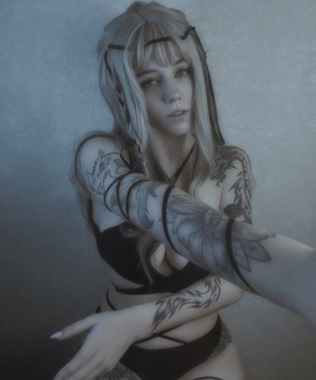 Dolchstosss model beautiful pic