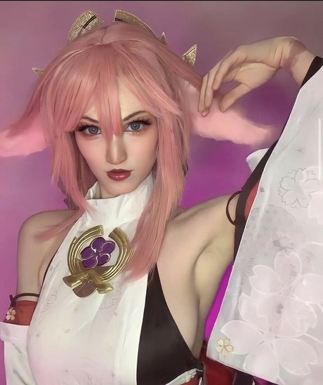 Shiro cos nude actress pics