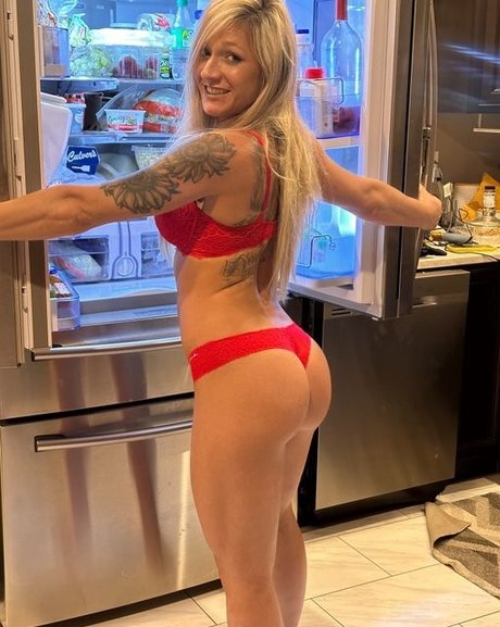 Katpesch model adult photo