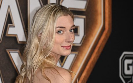 Elizabeth Debicki erotic model gallery