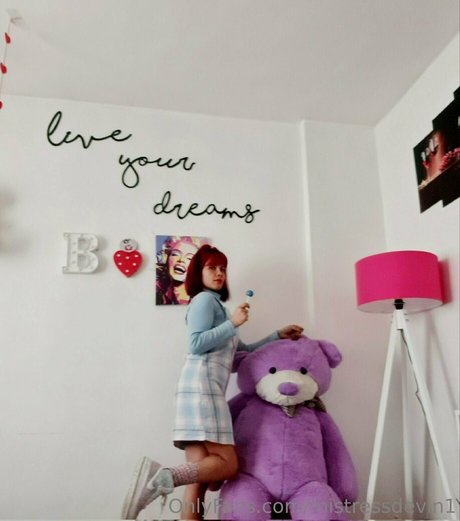 mistressdevin1 sexy star picture