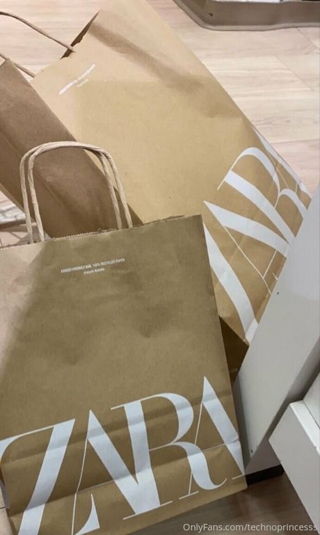 technoprincesss hot star photo