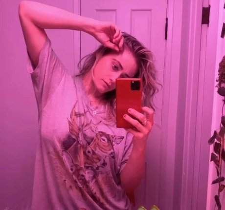 Olivia Taylor Dudley model pretty photos