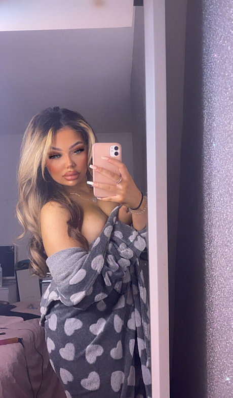 emilyexotics beautiful pornstar img