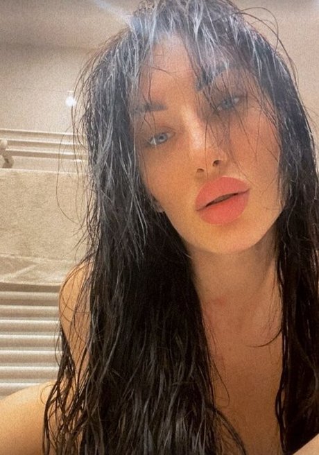 Julia Granieczny hot actress pictures