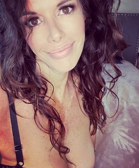 OnlyJans2023 star pornographic picture