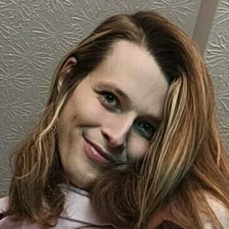 transuvius nude star gallery