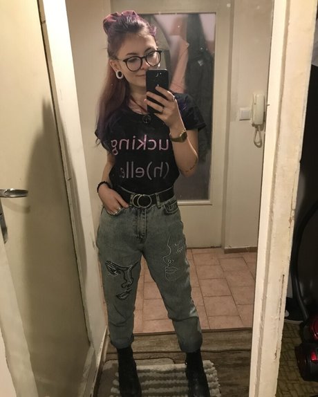 princessofhelle star nude images