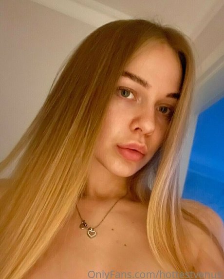 hottestvenus nude star img