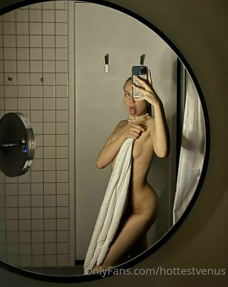 hottestvenus nude actress pic