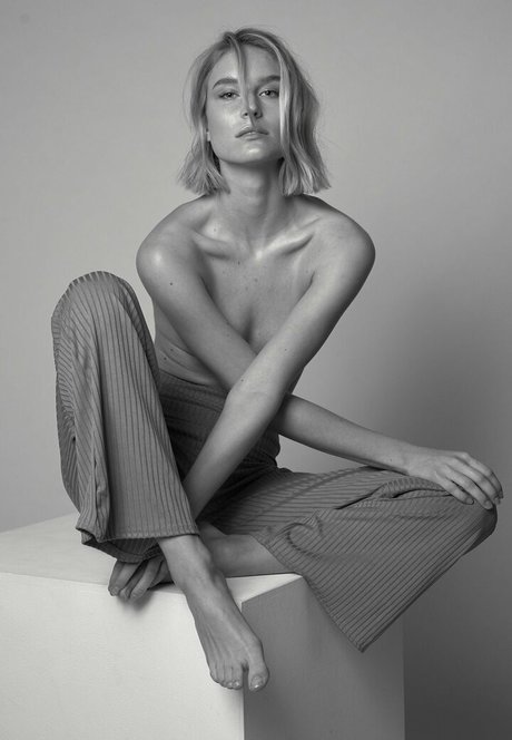 Kim Hnizdo xxx actress pic