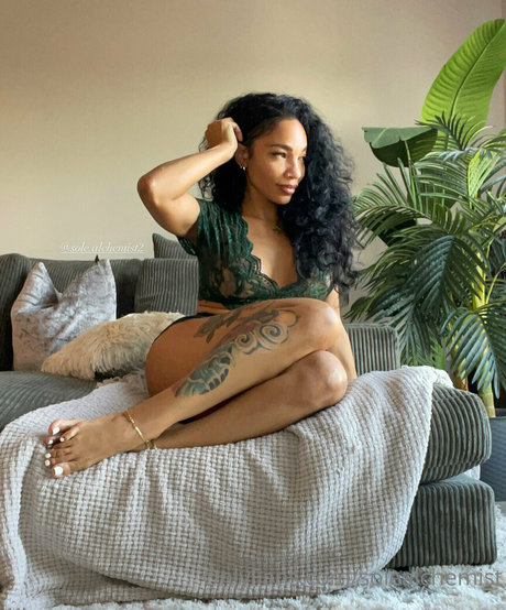 The1nevathe2 model exclusive images