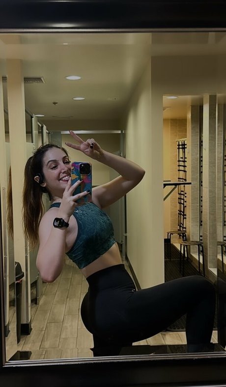 Sloane Wolf naked model gallery