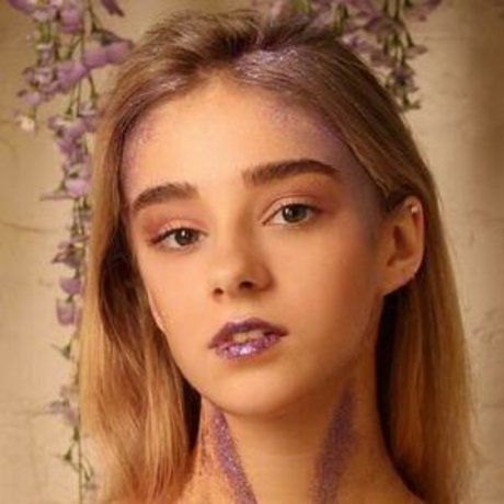 vvcalendar sexy actress photos