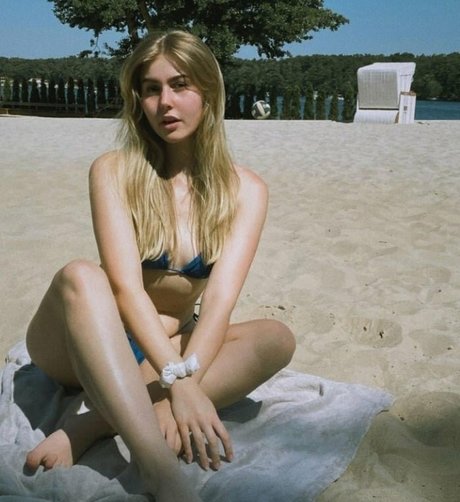 cirizzzle nude star pics