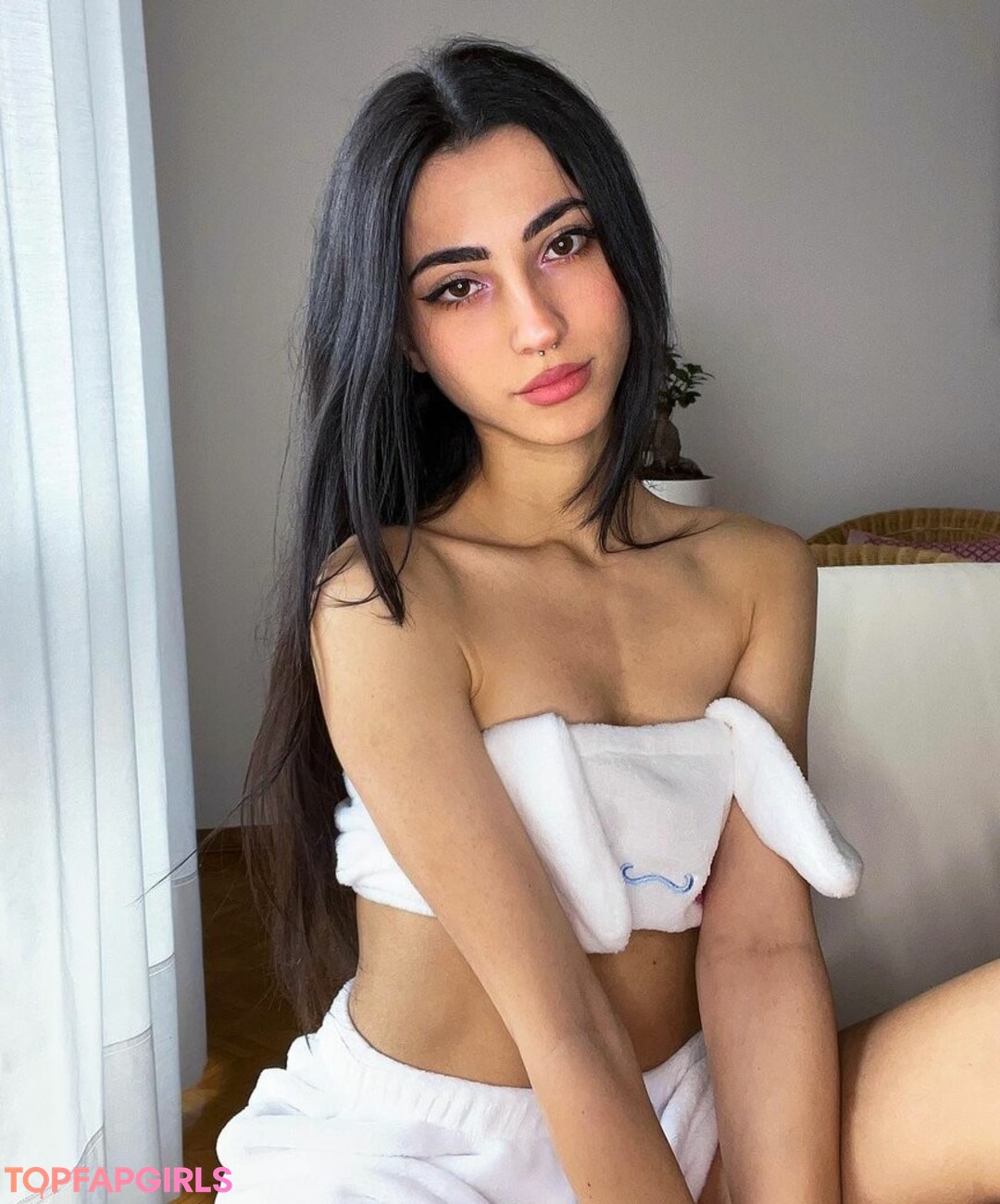 Lucrelisa free star pic