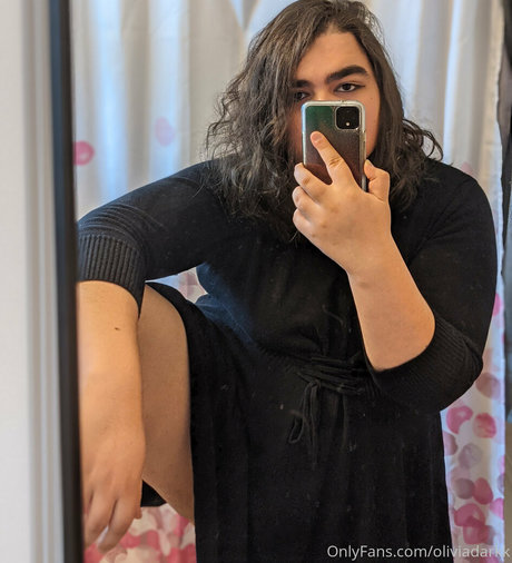 oliviadarkk pretty model pic