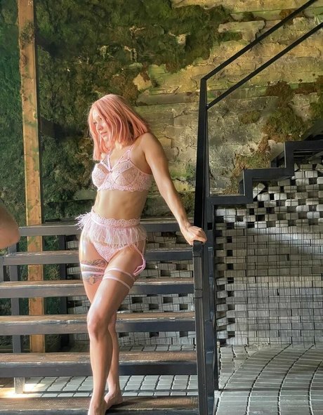 Felibelka pornographic actress gallery