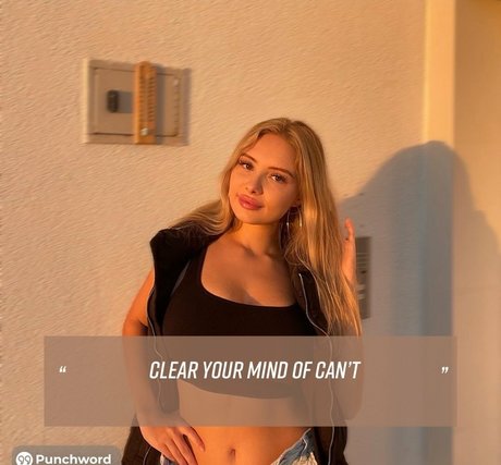 Esvittie hd pornstar img