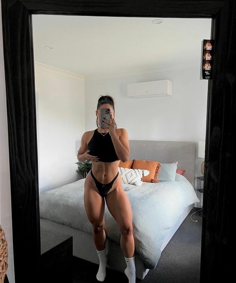 Maddy Ross nude actress img