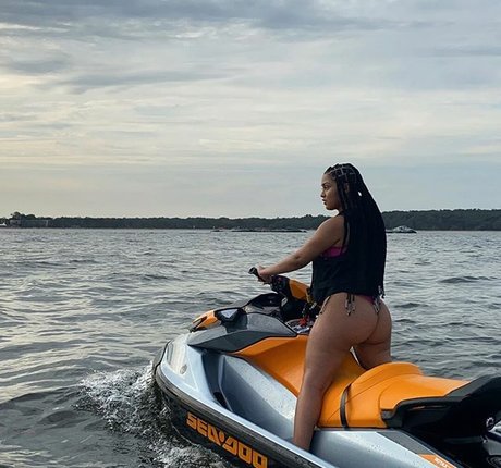 Ashley Bobbio top model pic